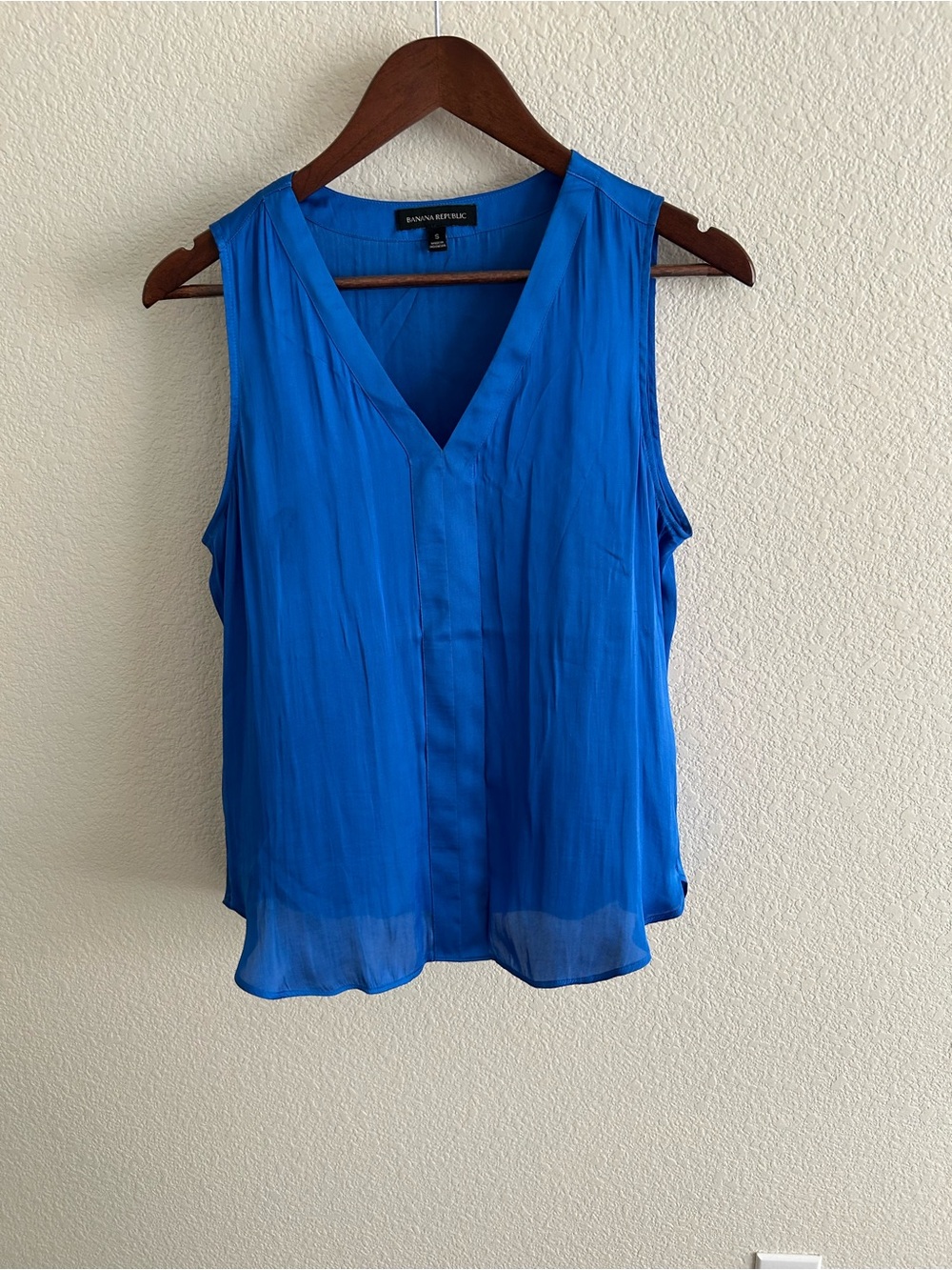 Banana Republic Sleeveless V-Neck Shell - Bright Blue